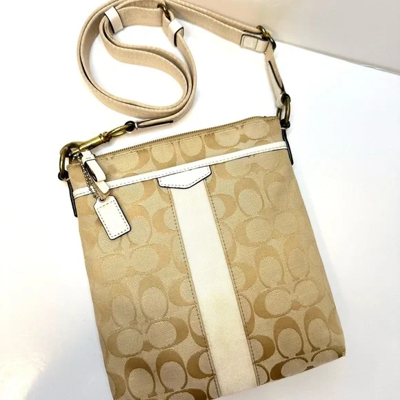 🥥 Authentic Coach Signature Cream/Beige Crossbody Bag - Picture 4 of 9